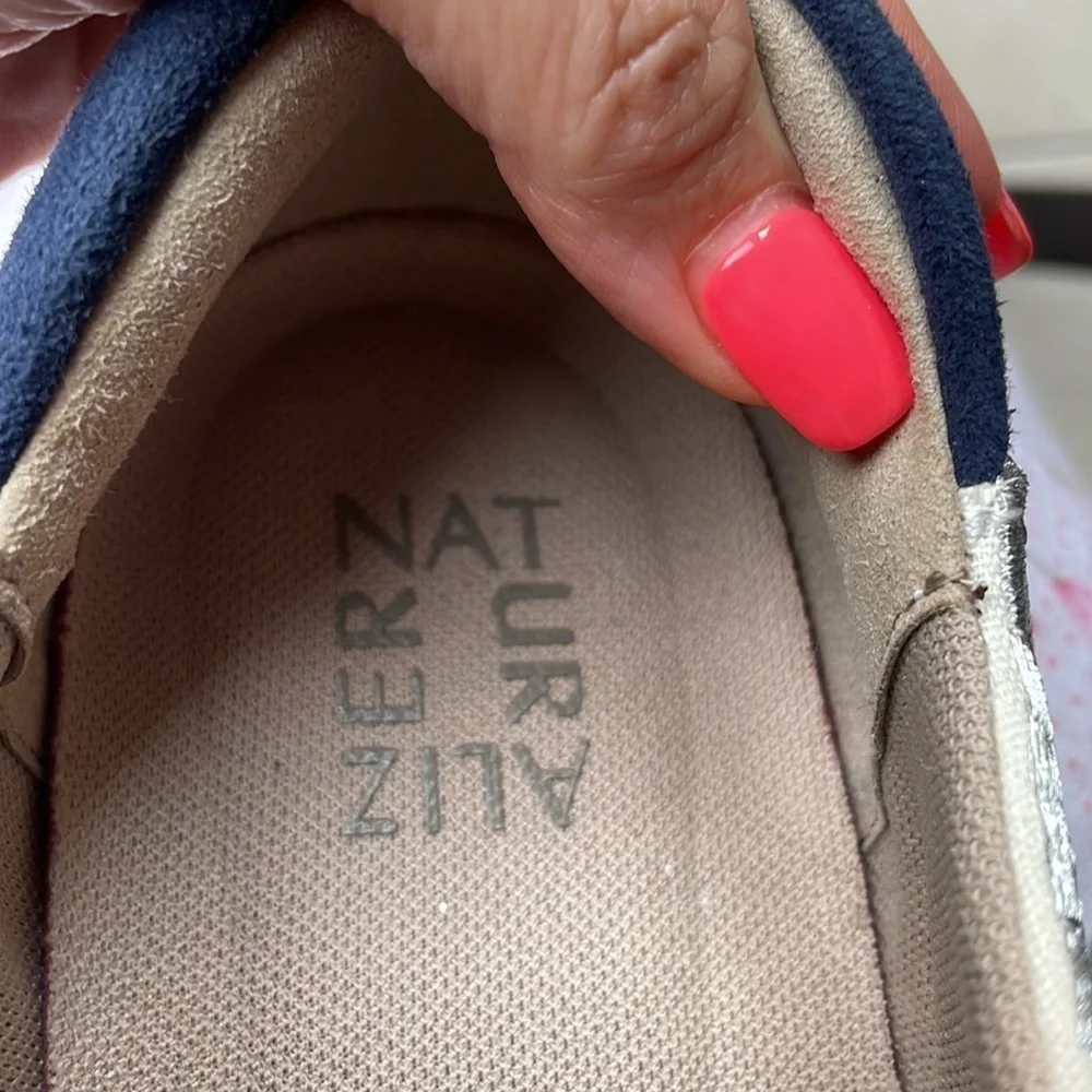 Naturalizer women’s MORRISON 4 sneaker suede heel metallic embroidered size 9.5W